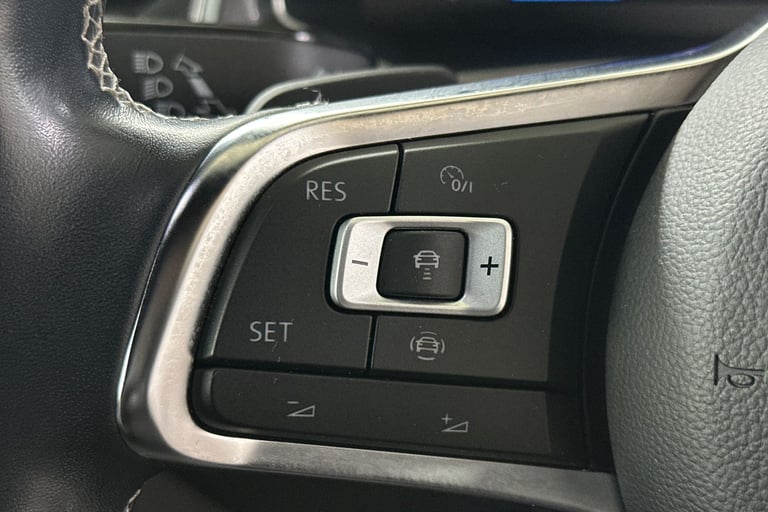 2020 Volkswagen T-Roc 1.5 TSI EVO R-Line 5dr DSG HATCHBACK PETROL Automatic