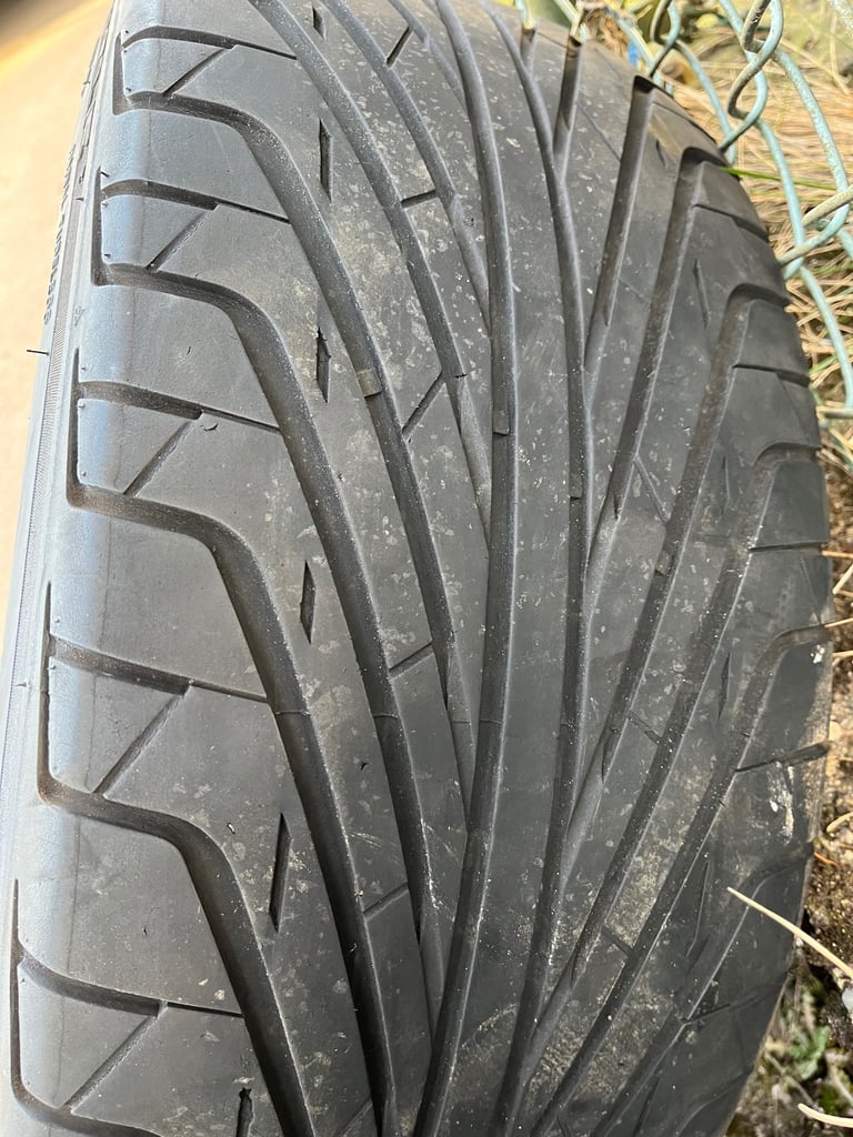 20” Alloy wheels with 255/35 ZR20 tyres.