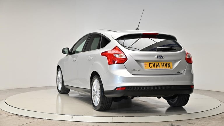2014 Ford Focus 1.6 TDCi Zetec Euro 5 (s/s) 5dr HATCHBACK Diesel Manual