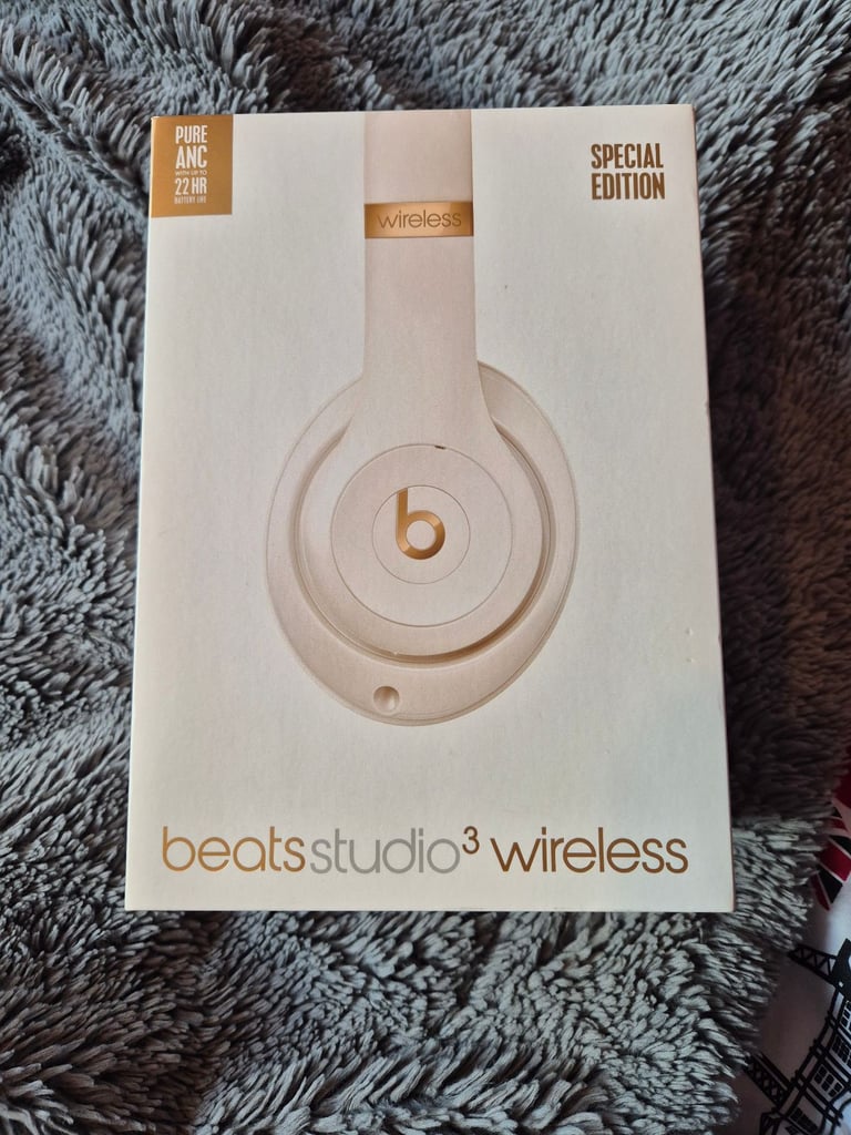 Beats studio3 wireless headphones