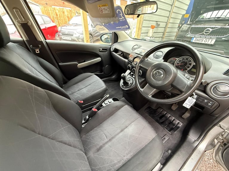 2015 Mazda Mazda2 1.3 SE Euro 5 5dr (a/c) HATCHBACK Petrol Manual