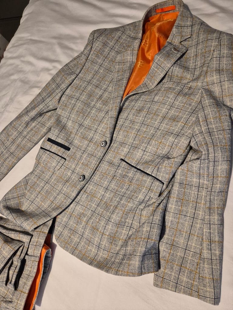 image for Suit cavni 