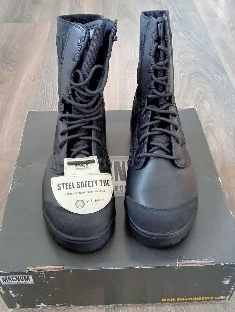 Magnum Safety Boots - size 10m