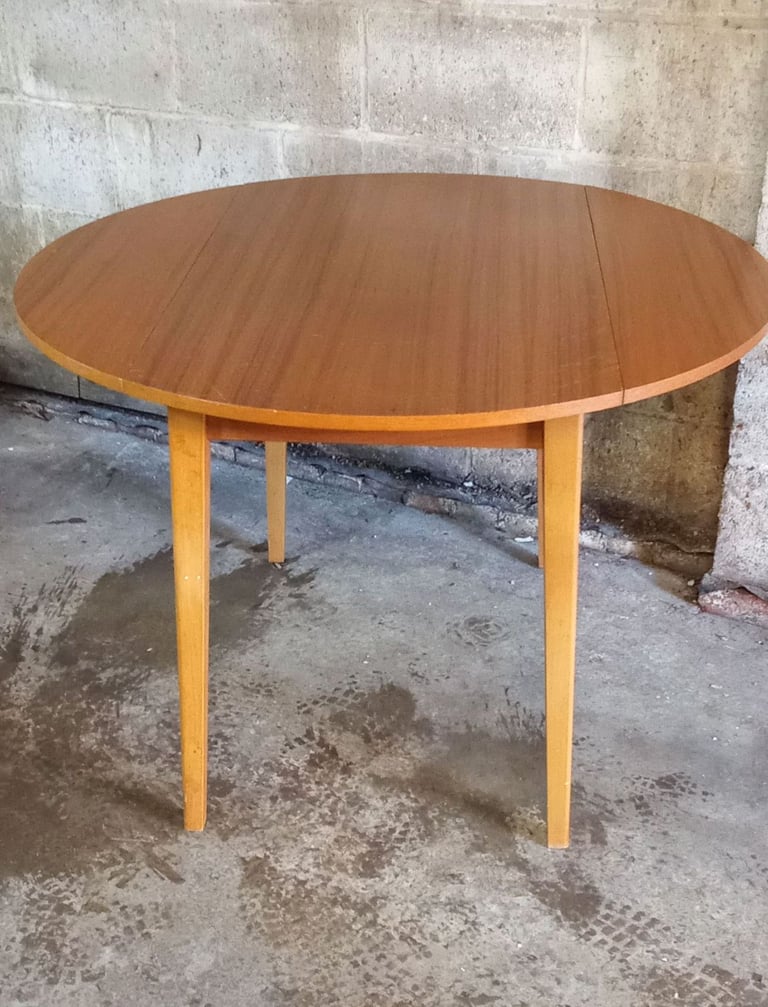Drop leaf table 