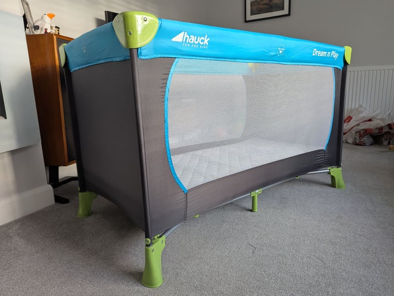 Hauck Dream N Play Travel Cot and Mother Nurture Matress.