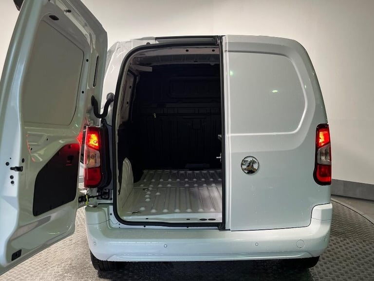 2025 Vauxhall Combo 1.5 Turbo D 2300 Pro Panel Van 5dr Diesel Manual Swb Euro 6 (s/s) (100 Ps) PA...