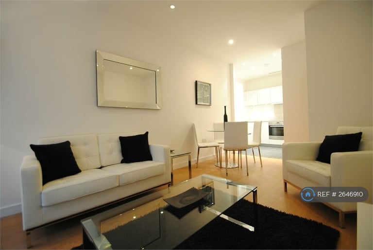 image for 1 bedroom flat in Saffron Central Square, Croydon, CR0 (1 bed) (#2646910)