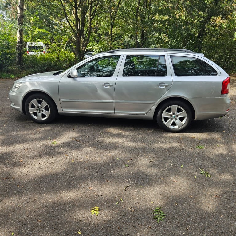Skoda, OCTAVIA, Estate, 2011, Manual, 1598 (cc), 5 doors
