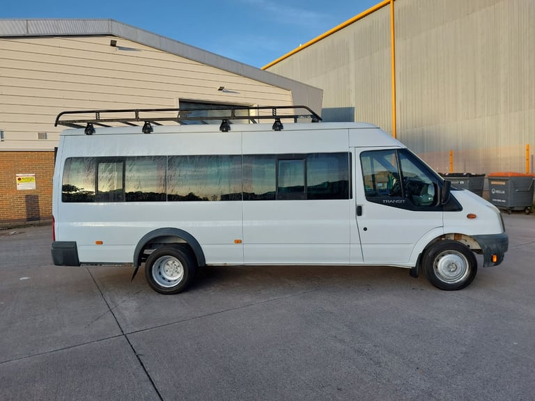 ONLY 51K MILES 17 SEAT MINIBUS FORD TRANSIT 