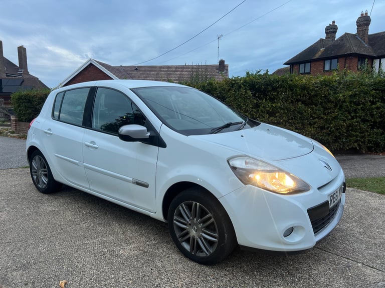 image for Renault, CLIO, Hatchback, 2011, Automatic, 1598 (cc), 5 doors