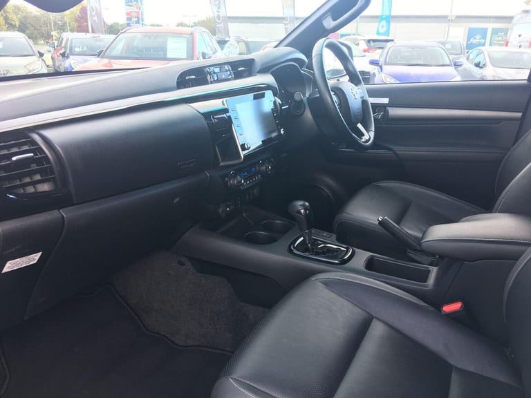 2023 Toyota Hilux 2.8 D-4D Invincible X Pickup Double Cab 4dr Diesel Auto 4WD Euro 6 (s/s) (2 Die...