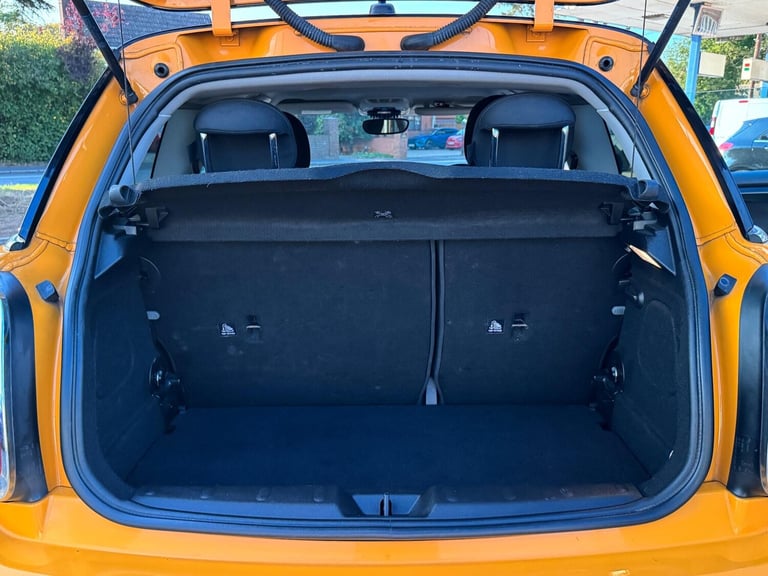 2018 MINI Hatch 2.0 Cooper SD Auto Euro 6 (s/s) 3dr HATCHBACK Diesel Automatic