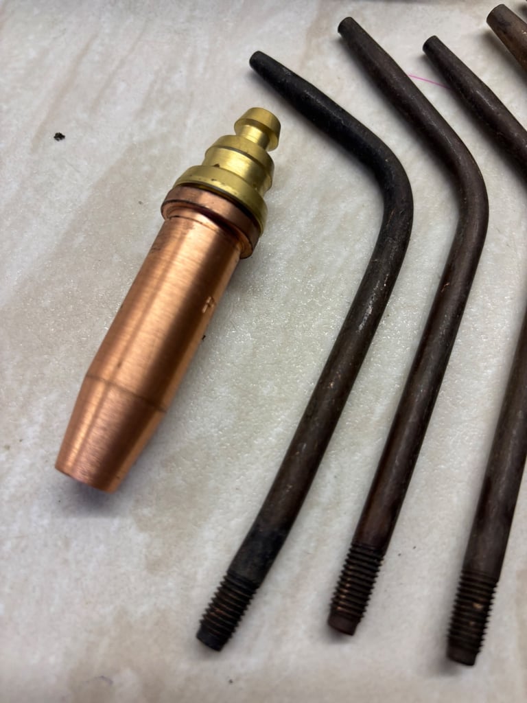 Oxy Acetylene Welding Torch plus 11 Nozzles and Cutting Attachment