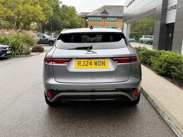 2024 Jaguar F-Pace 2.0 D200 MHEV R-Dynamic SE Black SUV 5dr Diesel Auto AWD Euro 6 (s/s) (204  ES...