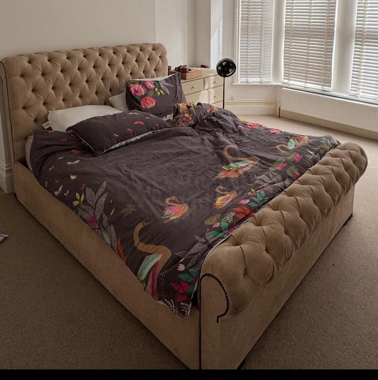 Kingsize Bed complete with Laura Ashley Mattress