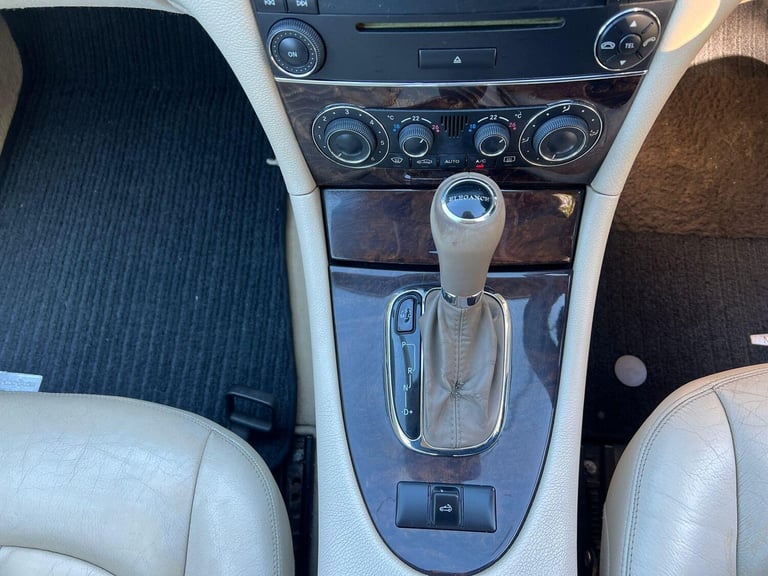 2006 Mercedes-Benz CLK 3.0 CLK280 Elegance Cabriolet 7G-Tronic 2dr CONVERTIBLE Petrol Automatic