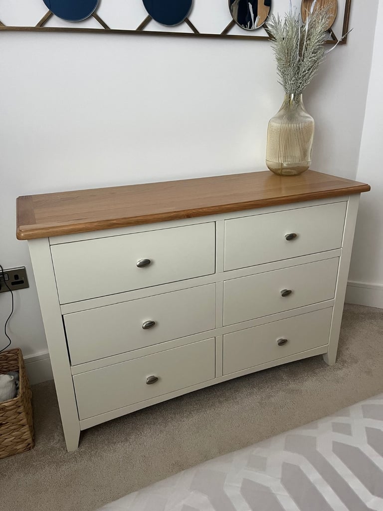 image for Gloucester White Painted Oak 6 Drawer Chest