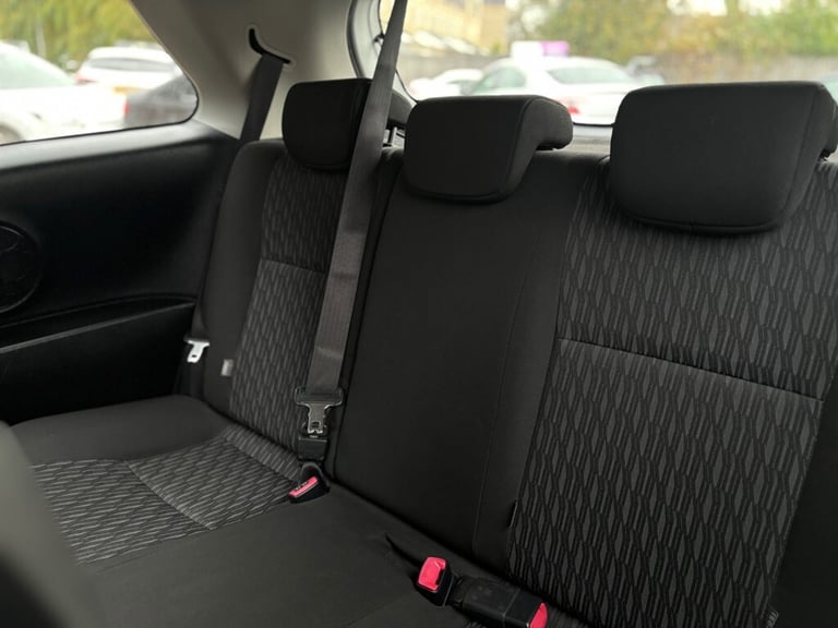 2012 Toyota Yaris 1.0 VVT-i Edition 3dr Hatchback Petrol Manual