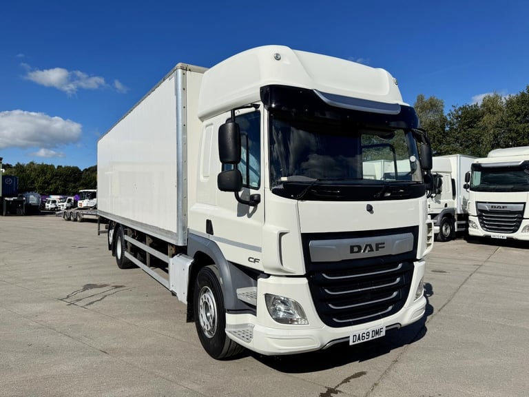 image for 2020 DAF CF 340 6X2 BOX 