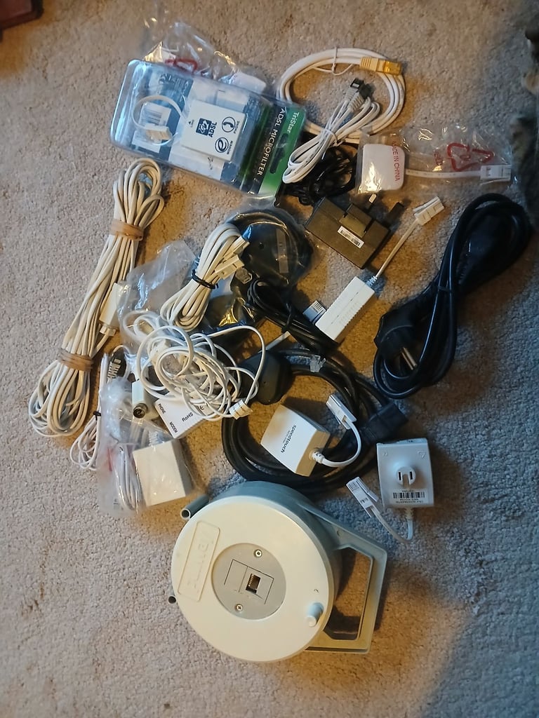 Hugh joblot  computer  leads and accessories 