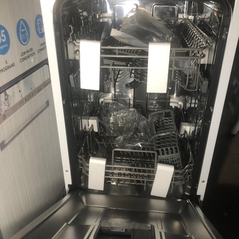 LOGIK slimline dishwasher 