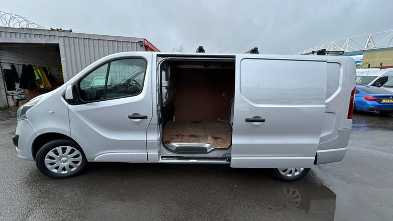 2016 Vauxhall Vivaro 2900 1.6CDTI 115PS Sportive H1 Van NO VAT PANEL VAN Diesel Manual