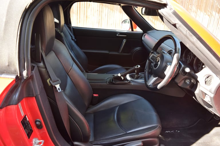 MAZDA MX-5 2.0 i Sport Tech Red Manual Petrol 2012