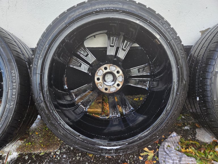 245 35 20 tyres like brand new comes on an alloy wheel vauxhall 