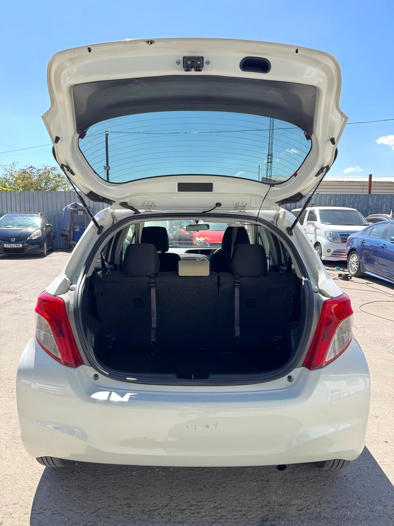 2012 Toyota Vitz YARIS 1.3 5DR AUTO Hatchback Petrol Automatic