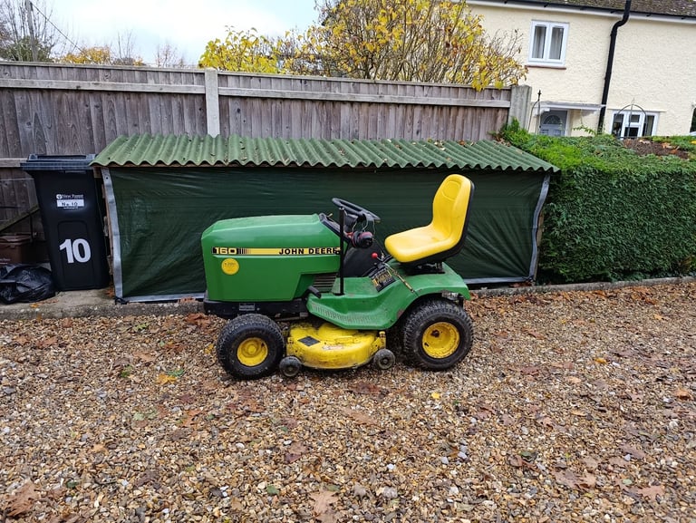 John Deere 160 ride on lawnmower 