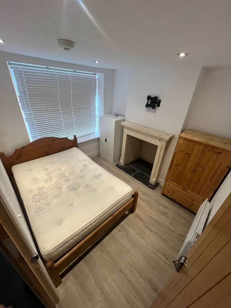 🏡 Small Double Room – High Street, Paulton (BS39) 🌟