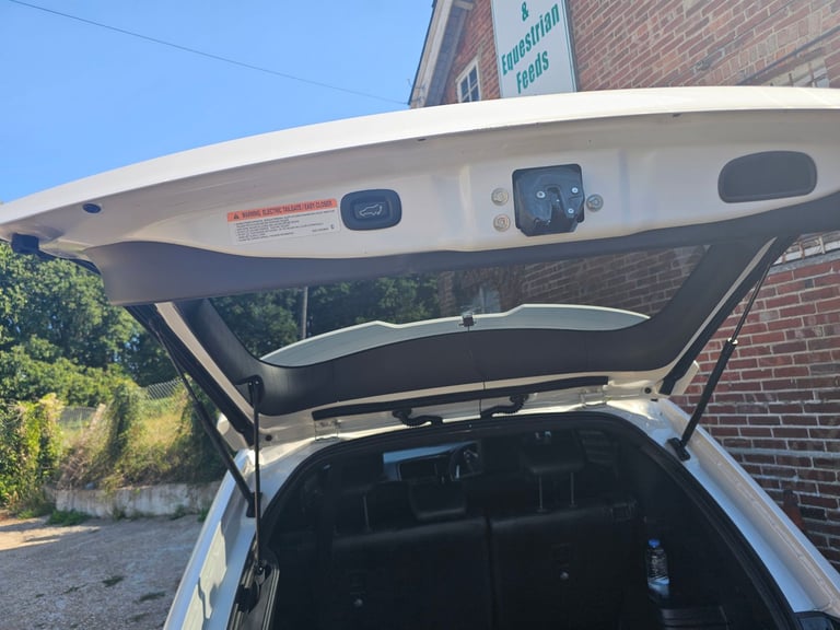 Mitsubishi, OUTLANDER, Estate, 2019, Other, 2360 (cc), 5 doors