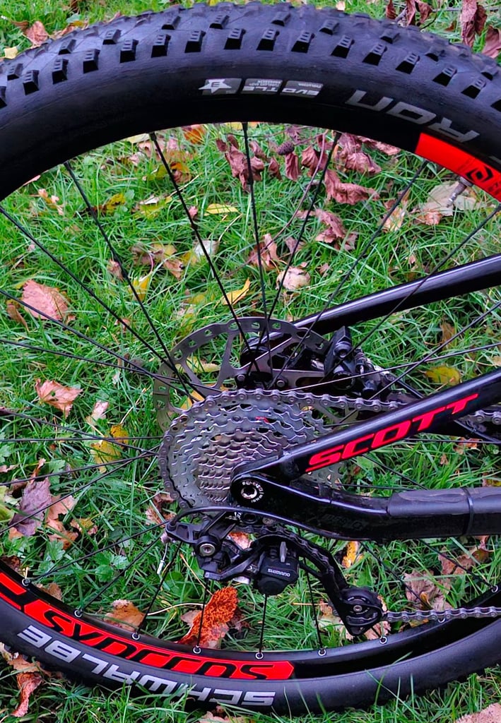 SCOTT GENIUS CARBON💥 FOX FRONT/BACK SUSPENSIONS USED 2-3 TIMES SIZE MEDIUM £650  