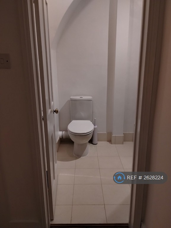2 bedroom house in Lancaster Cottages, Richmond Upon Thames, TW10 (2 bed) (#2628224)
