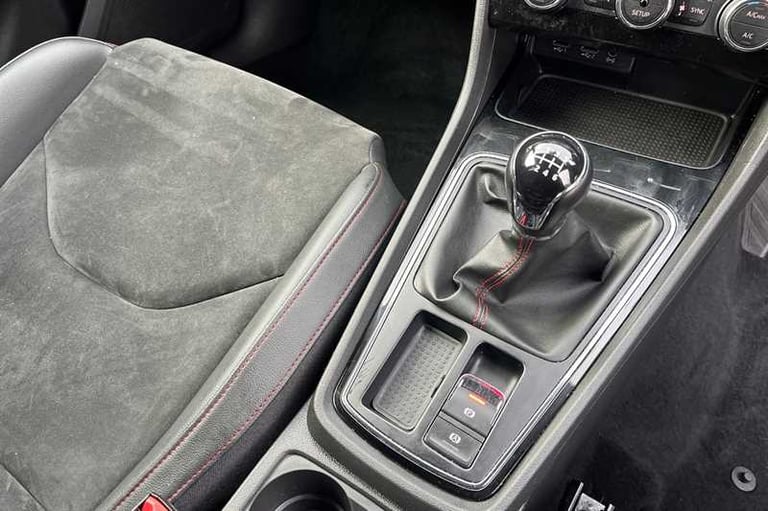2020 SEAT Leon 1.5 TSi EVO (130 PS) FR Black Edition 5 Door Petrol Hatchback Hatchback Petrol Manual