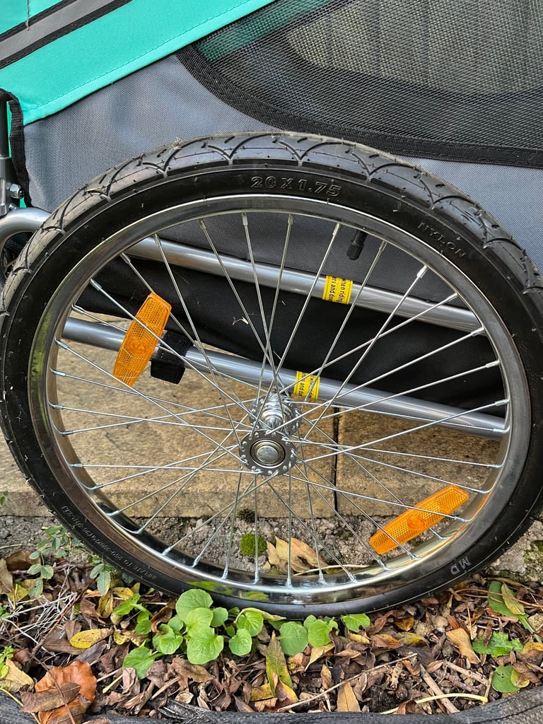 Pet trailer for bicycle