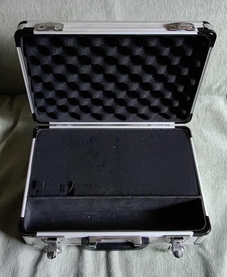 Condenser Microphone – sE Electronics SE2000 – £60 (Used, Fully Functional)