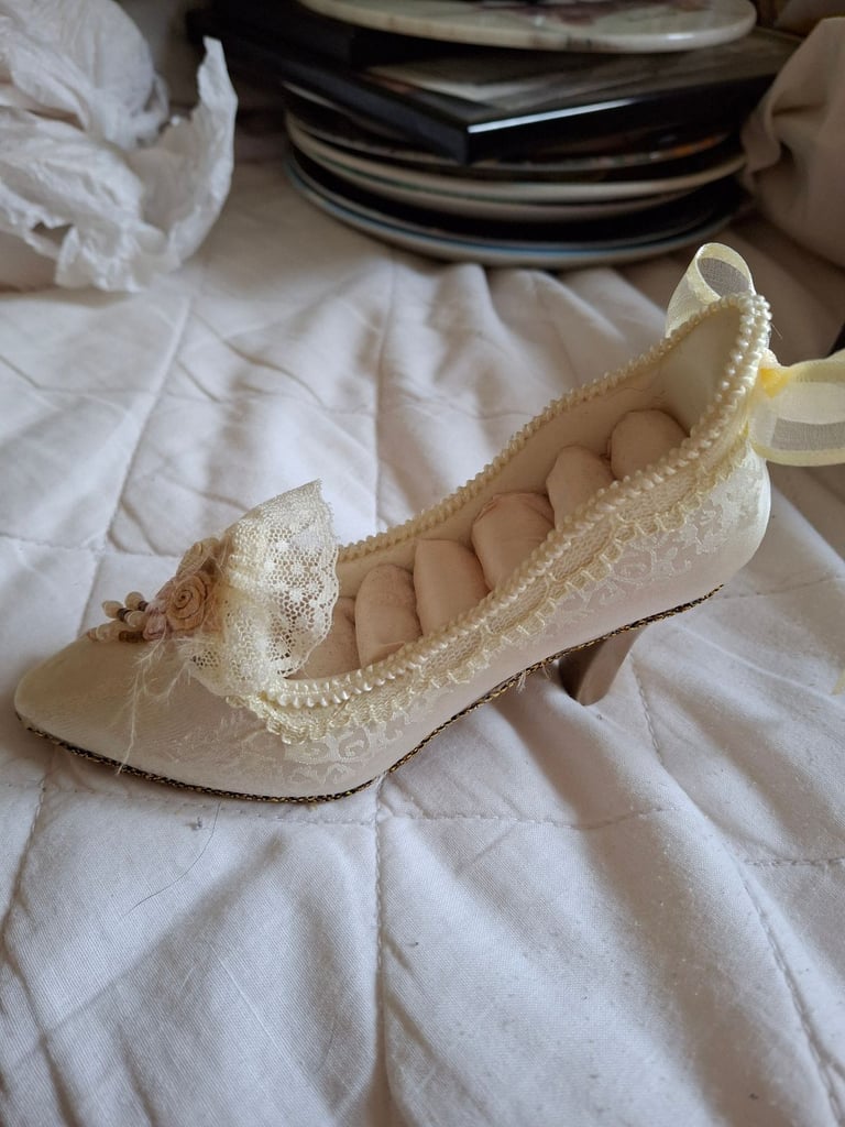 image for Shoe ring holder.