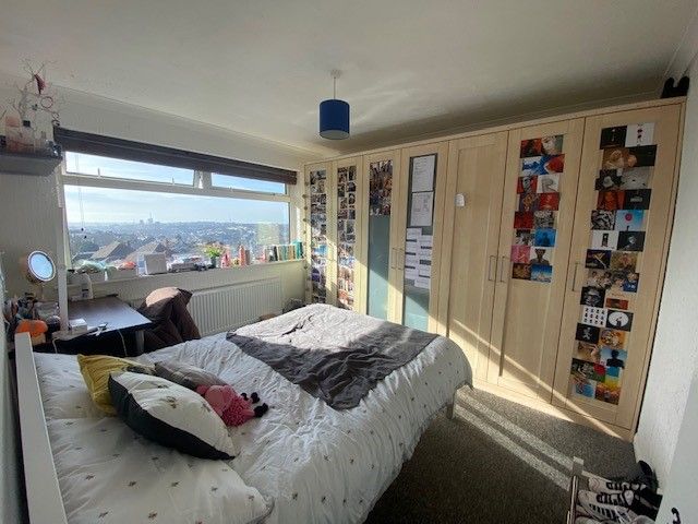 Stunning 5 Bedroom Property Available