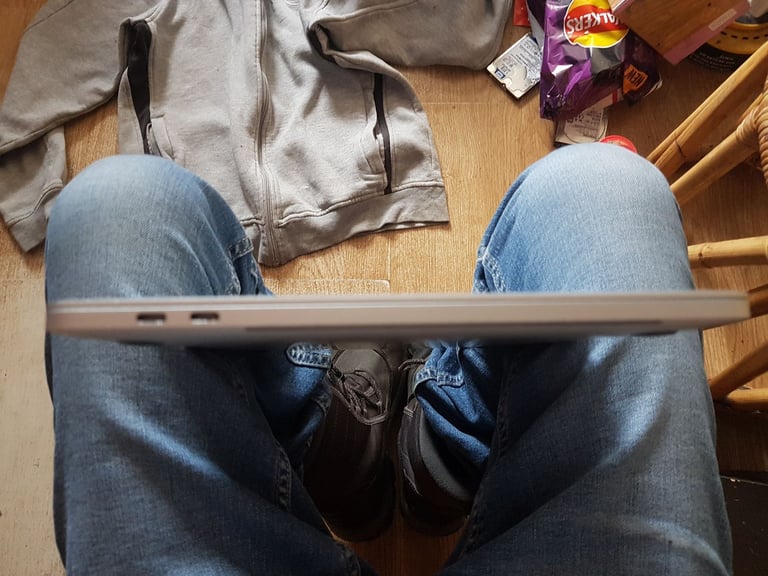 macbook pro a1706 proessor dual core intel core i5 3.1ghz 8g memory intel hd graphic