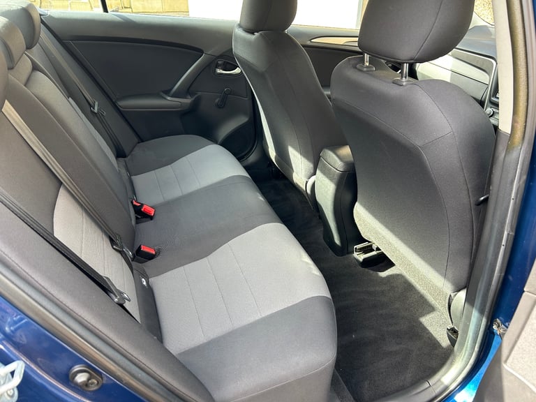 Toyota, AVENSIS, saloon2016, Manual, 1598 (cc), 5 doors