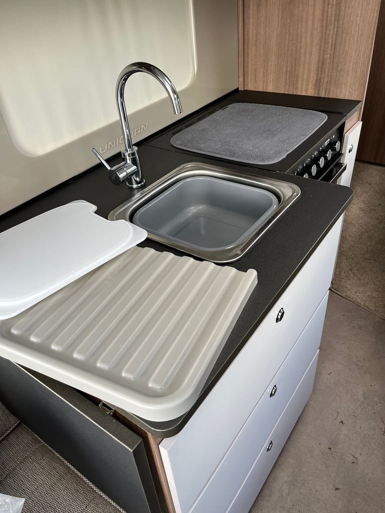 Baileys Valencia Caravan series 4 - 2018 with motor mover