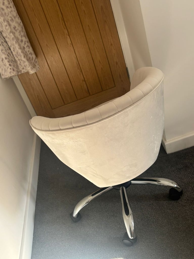 Beige Swivel Chair 