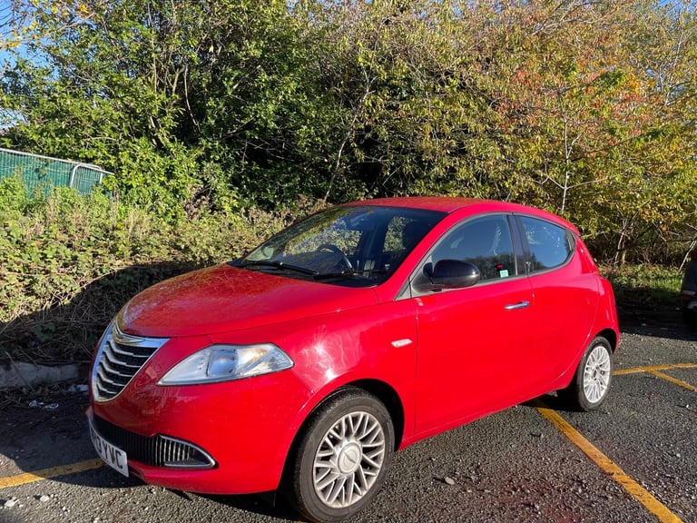 image for CHRYSLER YPSILON 1.2 SE 13 REG RED 5 DOOR SERVICE HISTORY MOT MARCH 22ND 2026 TAX £35 LOW INSURANCE 