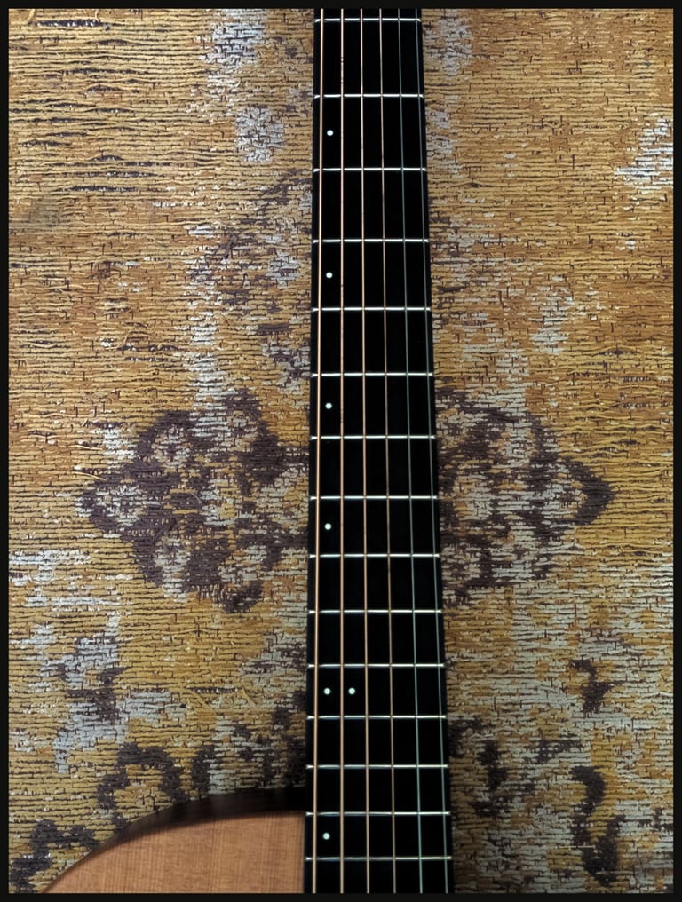Guitar - Martin DCPA5 electro acoustic + hardcase 
