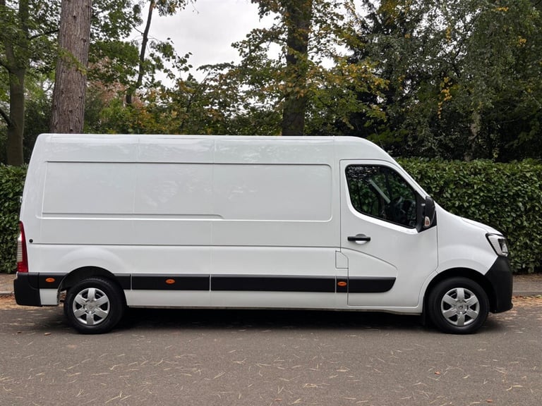 2021 Renault Master 2.3 dCi 35 Business+ FWD LWB Medium Roof Euro 6 4dr Panel Van Diesel Manual