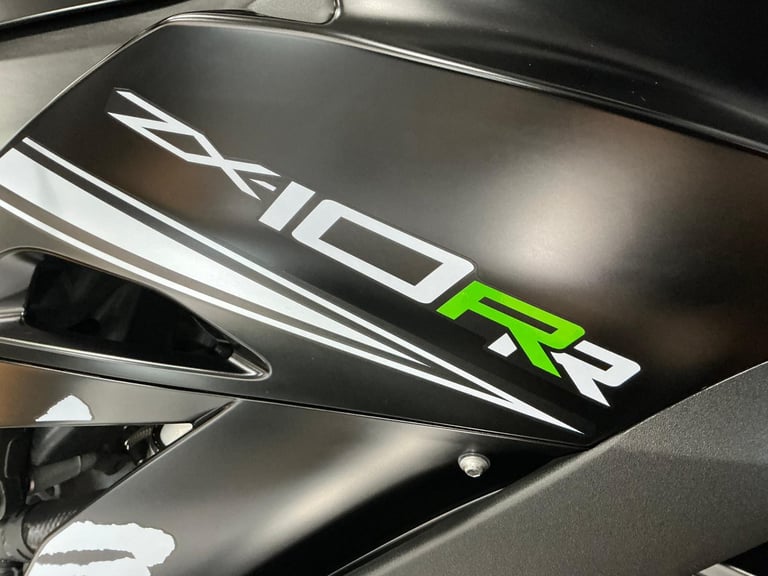 Kawasaki ZX10RR Performance WINTER EDITION 2018 Genuine 202bhp at the Wheel!