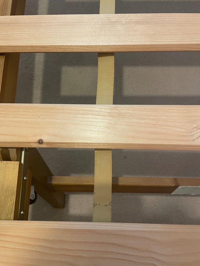 Single bed with separate truckle bed 