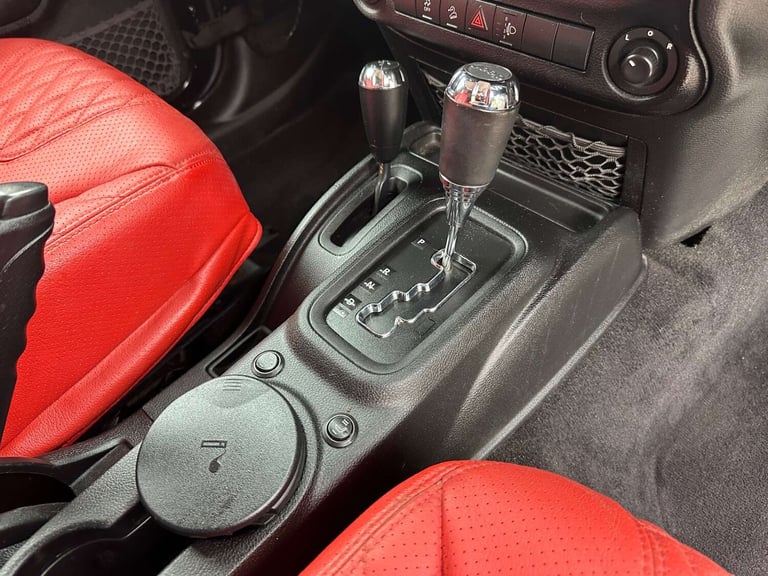 2013 Jeep Wrangler 2.8 Wrangler Sahara Unlimited CRD 197 Auto 4WD 4dr SUV Diesel Automatic