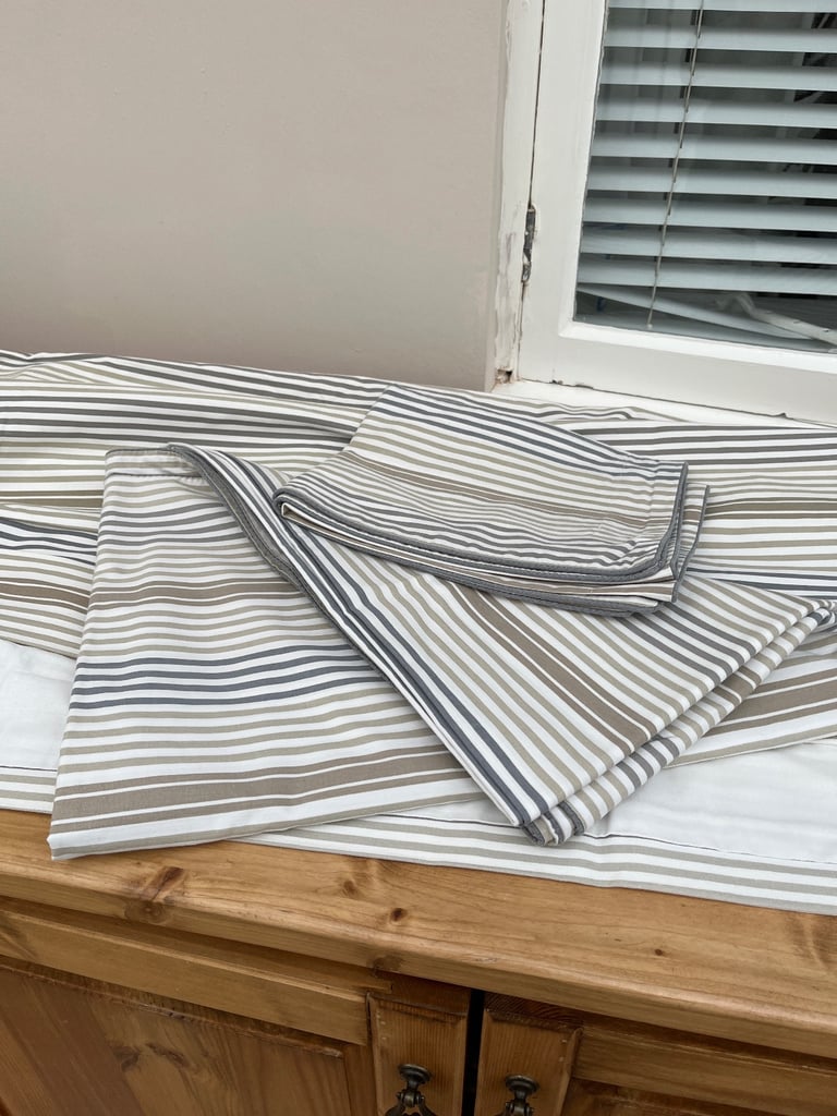 Single bedding set with curtains 